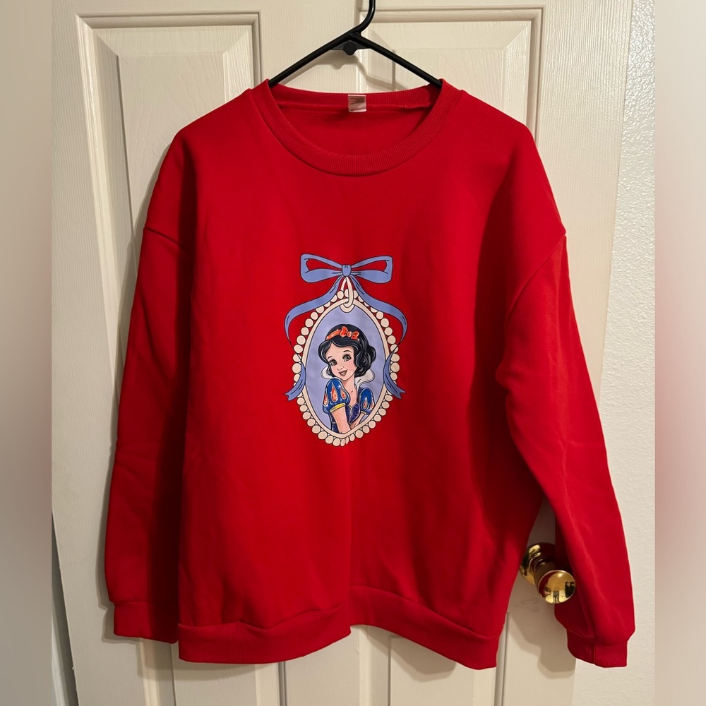 Red Graphic Sweatshirt with Cartoon (Snow White) Design Size Large